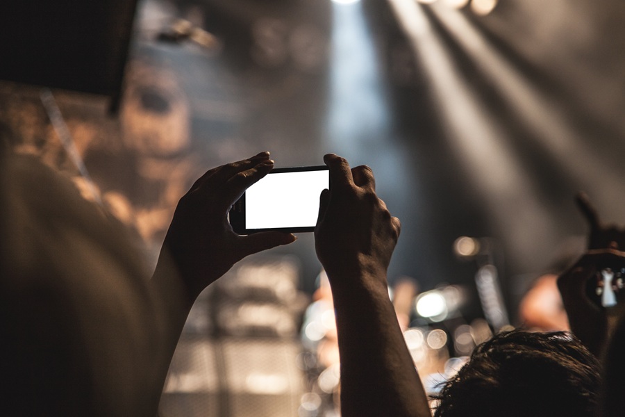 splitshire-smartphone-407108.jpg