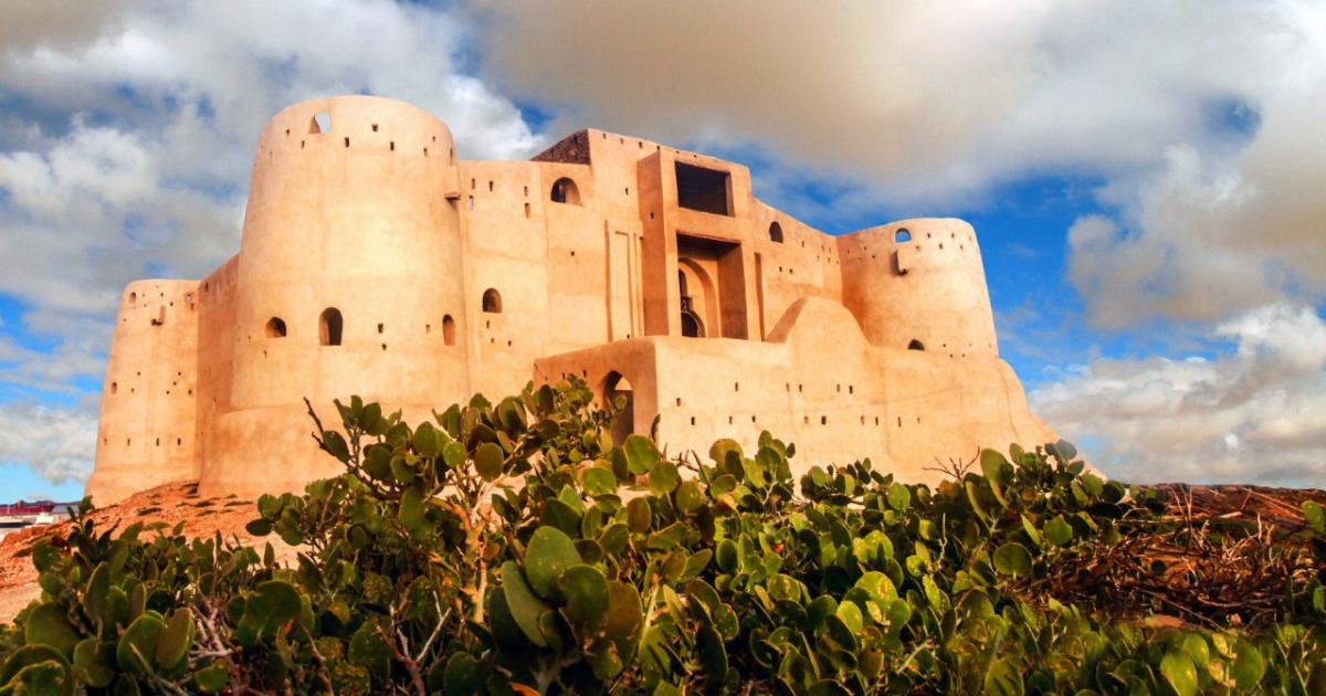 قلعة الدوسرية إطلالة زرقاء على حكايات الحرب والسلام اندبندنت عربية