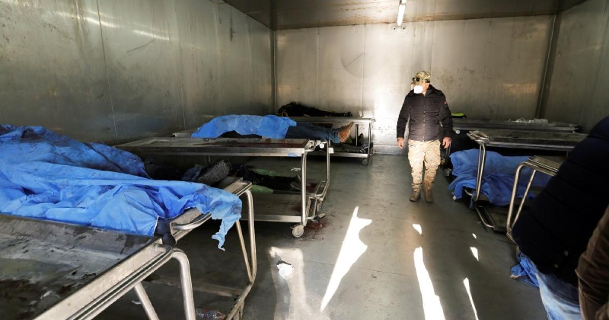 عراقيون يبحثون عن ذويهم بالمستشفيات بعد تفجيري بغداد