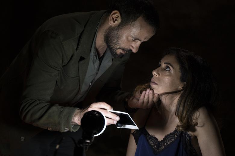 صالون هدى" يفجر قضايا الولاء والخيانة في مهرجان البحر الأحمر | اندبندنت عربية