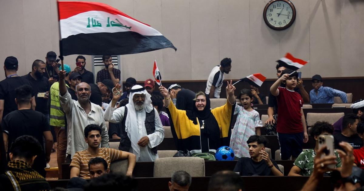 التيار الصدري يحذر من المندسين والجيش العراقي: لا نتدخل في الشأن السياسي
