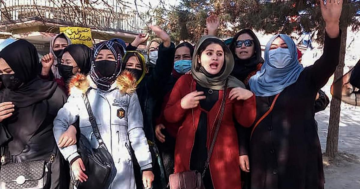 الحرمان من العمل... تقييد جديد لنساء أفغانستان | اندبندنت عربية