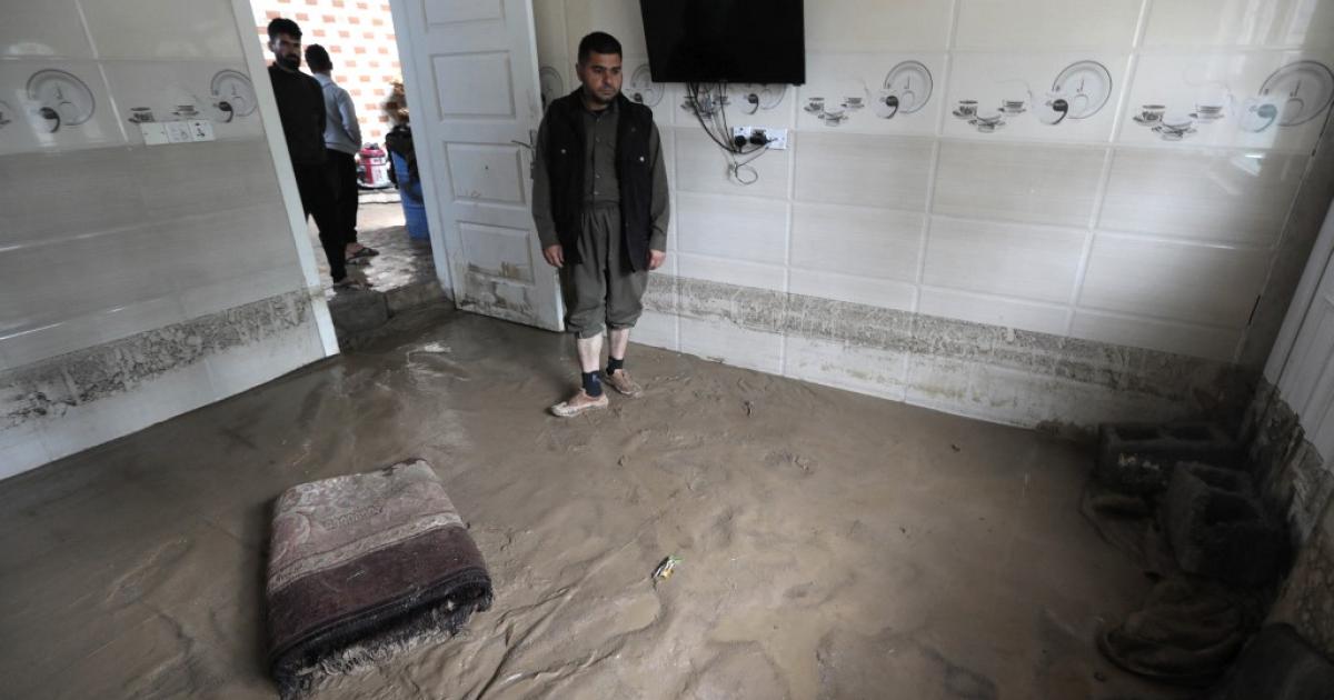 مصرع 3 عراقيين صعقا بالكهرباء بسبب الأمطار جنوب بغداد