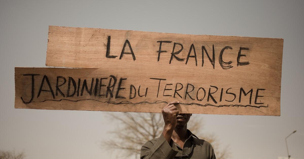 Des coups d’État dans le Sahel africain menacent la France d’un « foyer du terrorisme »