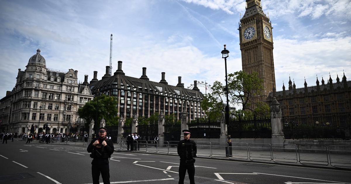 شرطيون يتخلون عن حمل السلاح في لندن بعد اتهام بالقتل لزميلهم
