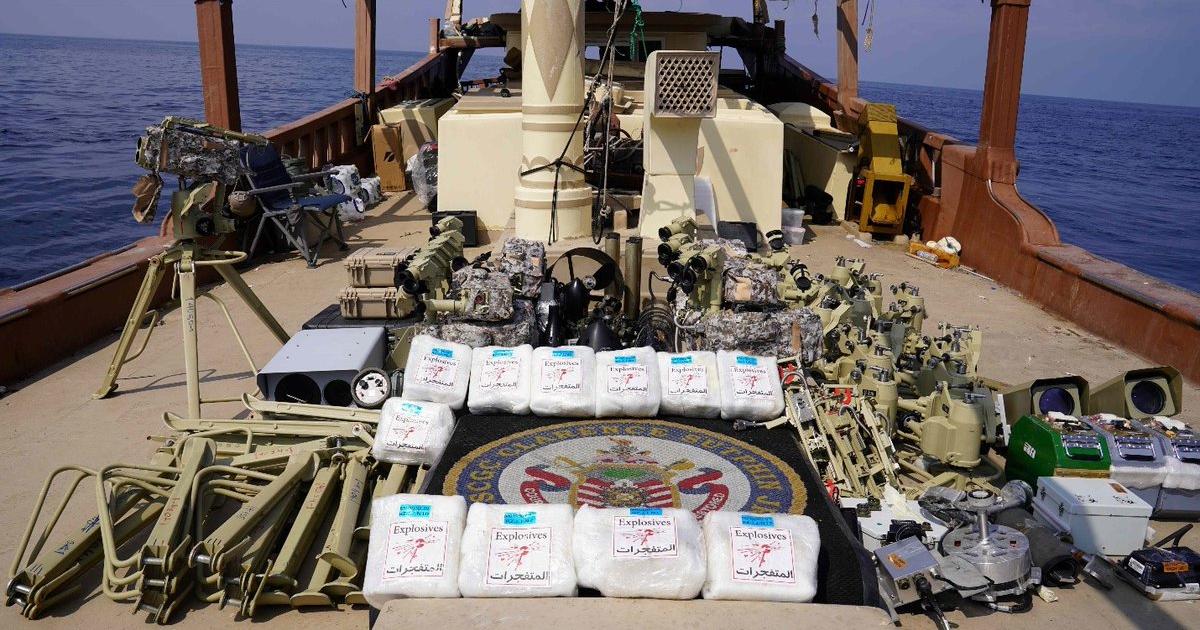 البحر يلفظ الأسلحة الإيرانية المهربة إلى الحوثيين