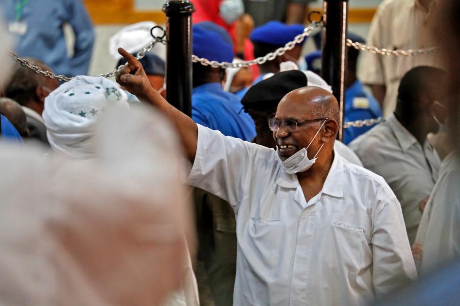 رموز نظام البشير في السودان... أين هم وكيف يعيشون؟