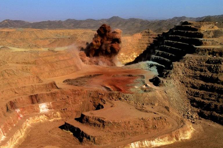 مقتل 6 أشخاص بانهيار منجم ذهب في السودان