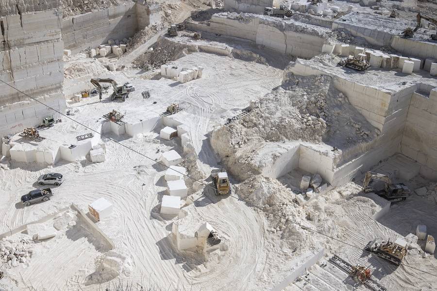 حجر القدس "صلب" أمام التضييق الإسرائيلي في الضفة 