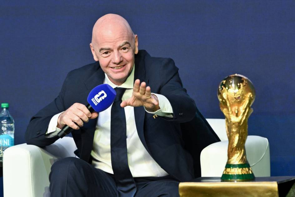 وُجهت إلى الاتحاد الدولي اتهامات "بـالخيانة" عقب ارتفاع أسعار الحضور الجماهيري في مونديال الصيف المقبل إلى مستويات وُصفت بالابتزازية و"فيفا" يتراجع 