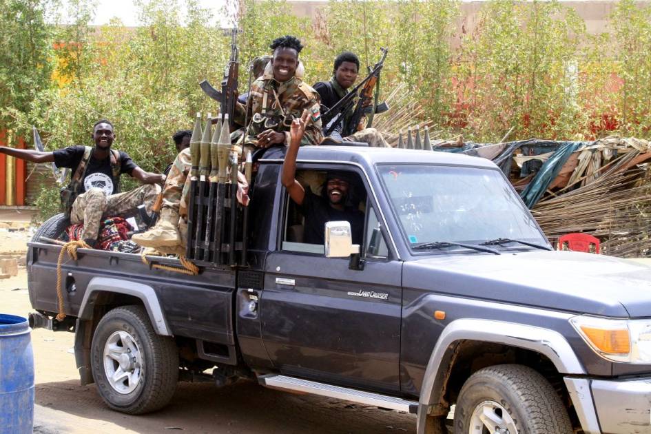 مصر تلوّح بتفعيل اتفاق الدفاع مع السودان لردع "الدعم السريع" وسط تقدم الأخير في كردفان، وترسّخ القاهرة رفضها تقسيم السودان وتهدد بالتدخل إذا اقتربت هذه الجماعات من حدودها. هل تتدخل مصر عسكرياً لحماية أمنها القومي؟ 