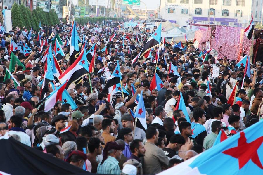 الرياض تستخدم الضغط العسكري لاحتواء تمدد الانتقالي شرق اليمن 