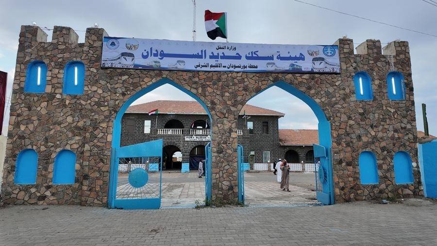 قطار السودان ينحرف عن مساره إلى المجهول 