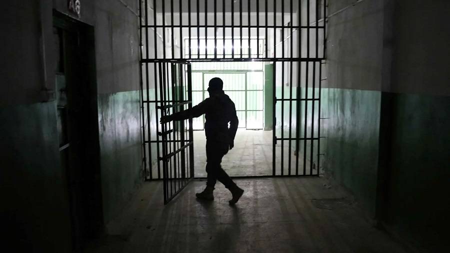 صاحب ال18 عام سيُخرج غولر من التشكيلة