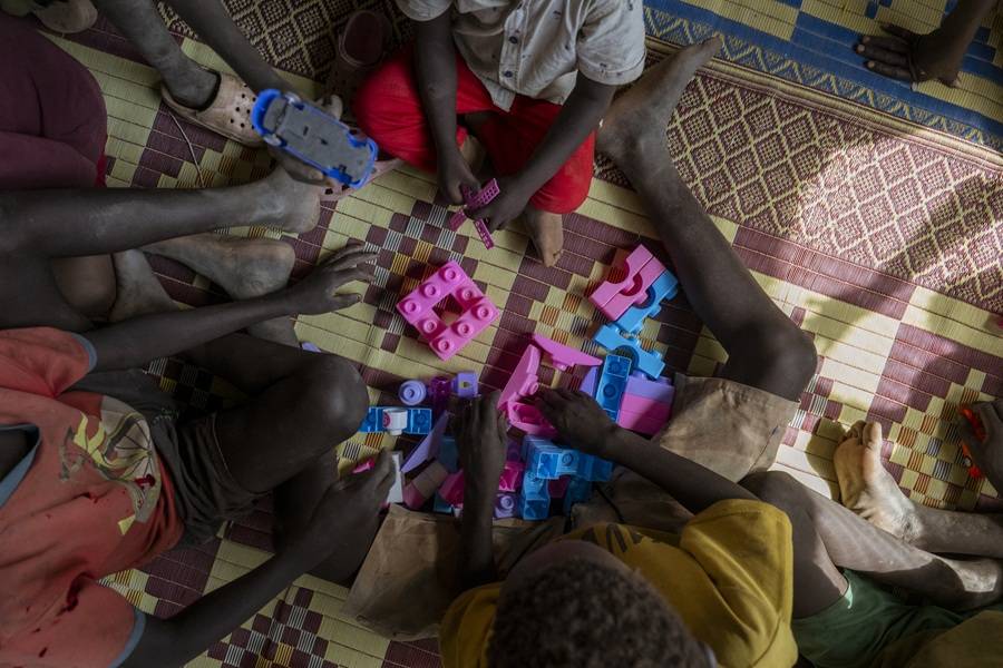 شظايا الحرب تخرق أجسام أطفال السودان وتعرض أطرافهم للبتر