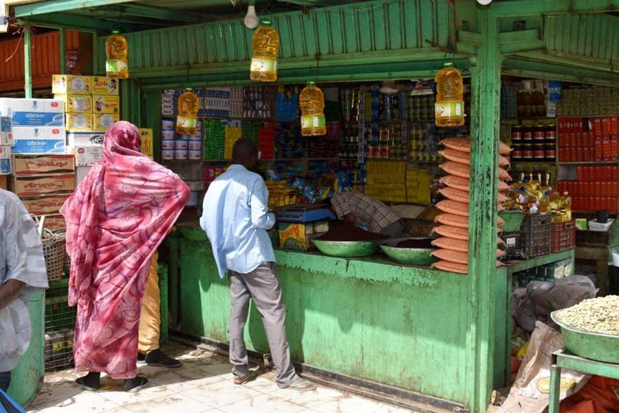 فساد الإغاثة في السودان.. حرب وغياب رقابة يفاقمان معاناة النازحين