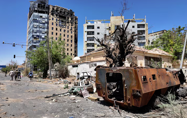 معارك عنيفة في غرب دارفور والبرهان يربط تسليم السلطة بتوافق وطني شامل