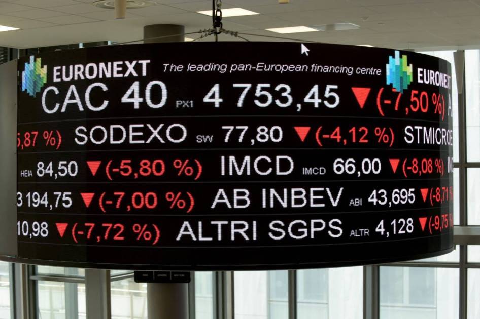 الأسهم العالمية تتباين مع موسم النتائج وسط التوترات