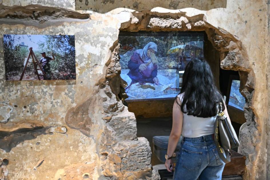 "مفاتيح بلا بيوت" تحكي الدمار في جنوب لبنان