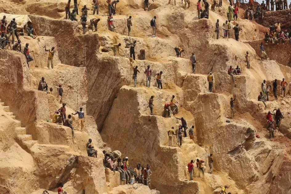 الذهب وقود الحرب: الجماعات المسلحة تحكم السيطرة على حدود دارفور وأفريقيا الوسطى