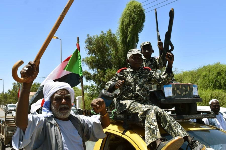 من التجنيد إلى الترند... أطفال السودان تحت نيران المنصات