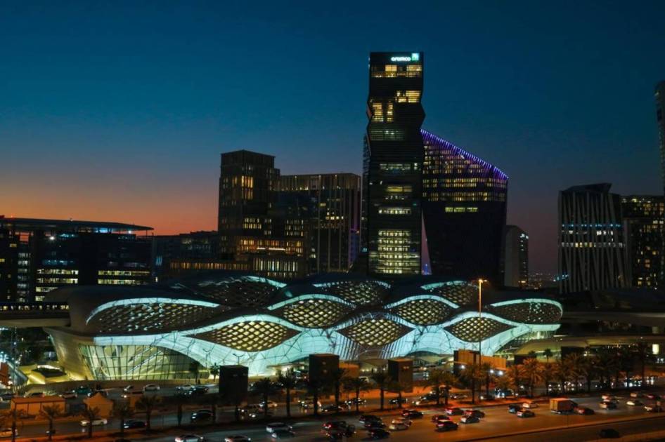 Saudi Non-Oil Sector Sustains Growth Amid Economic Headwinds