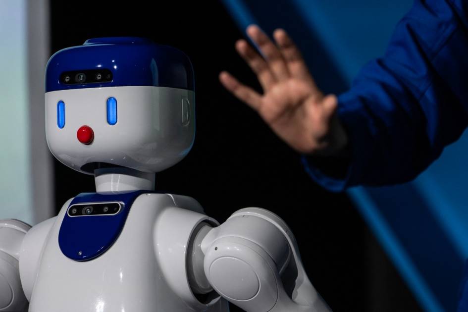 When Artificial Intelligence Works Independently of Us