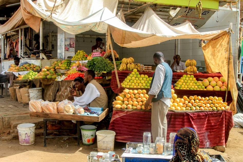 الأسواق العشوائية في السودان... كيف نشأت ومن يديرها؟
