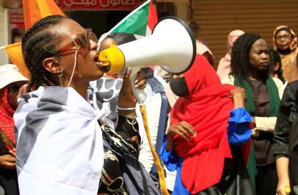 شباب السودان: من طليعة الثورة إلى اختبار الحوار السياسي المنتظر