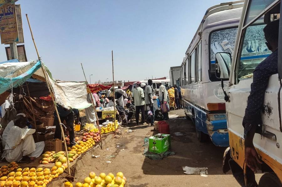 ظهور أنظمة مالية متعددة في السودان مع انهيار قيمة الجنيه