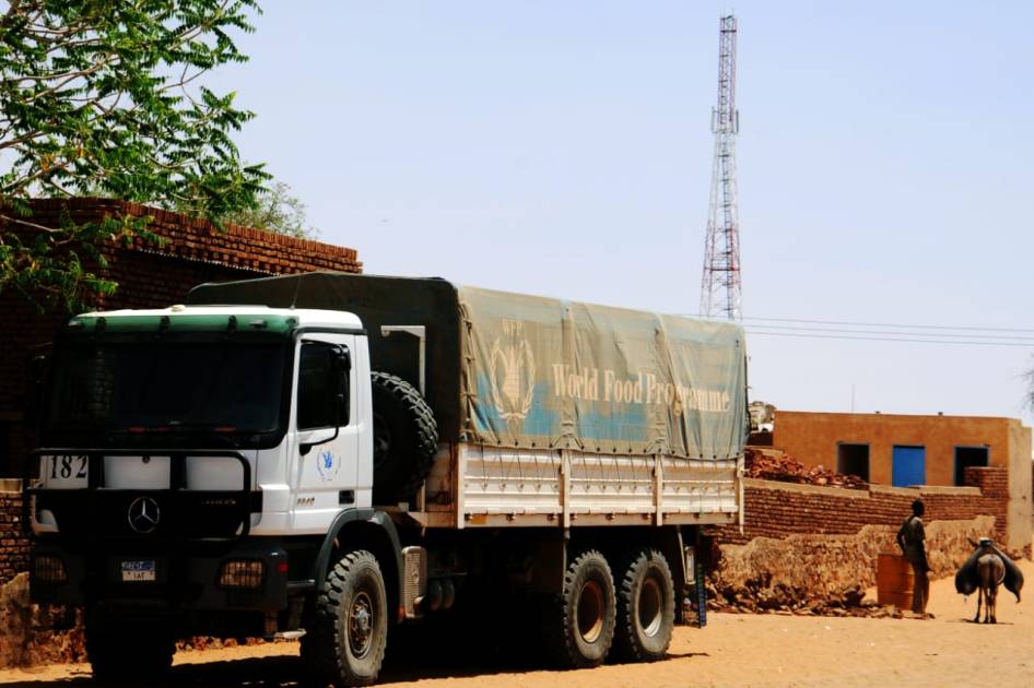 قصف قوافل المساعدات يفاقم أزمة الجوع في السودان