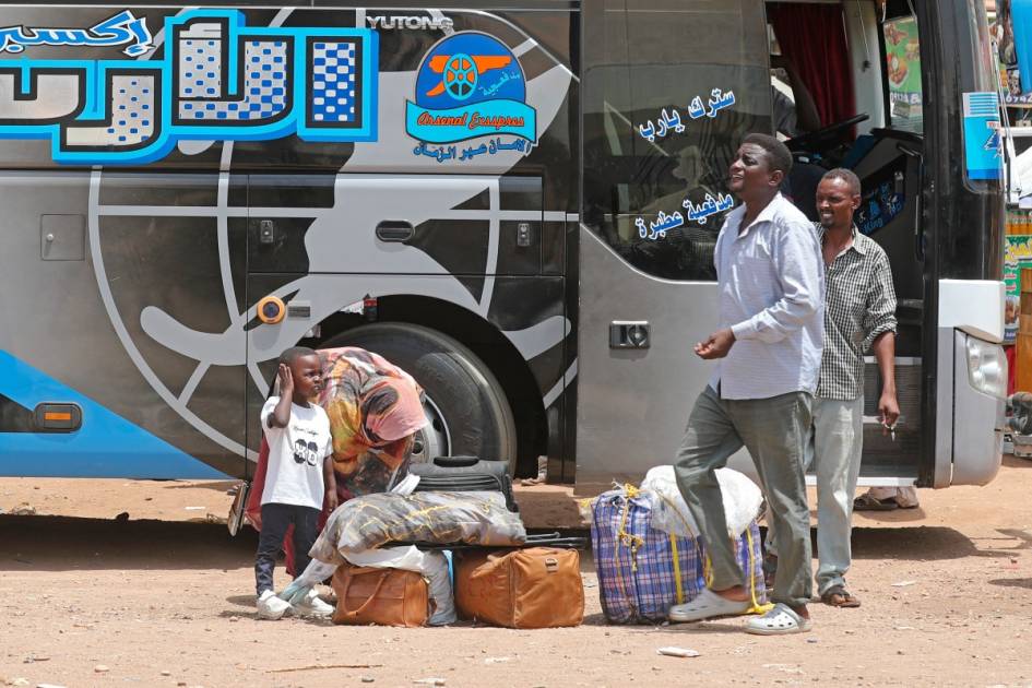 إنهاء الحرب في السودان: مبادرات عديدة وتعثر دائم