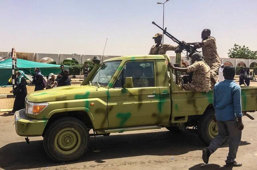 انشقاق قائد في "الدعم السريع" برفقة 300 من عناصره ومركبات قتالية