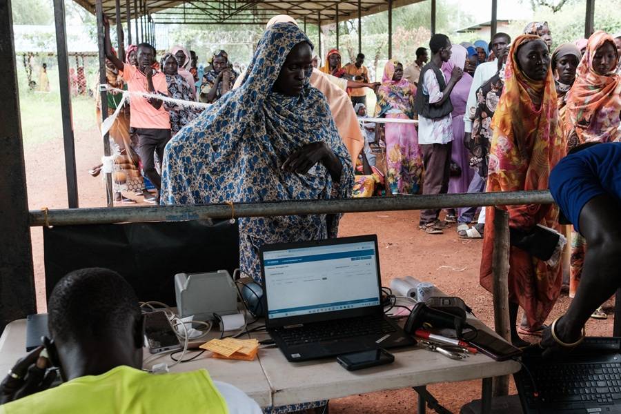 تقليص المساعدات يدخل السودان حال "طوارئ ثلاثية"