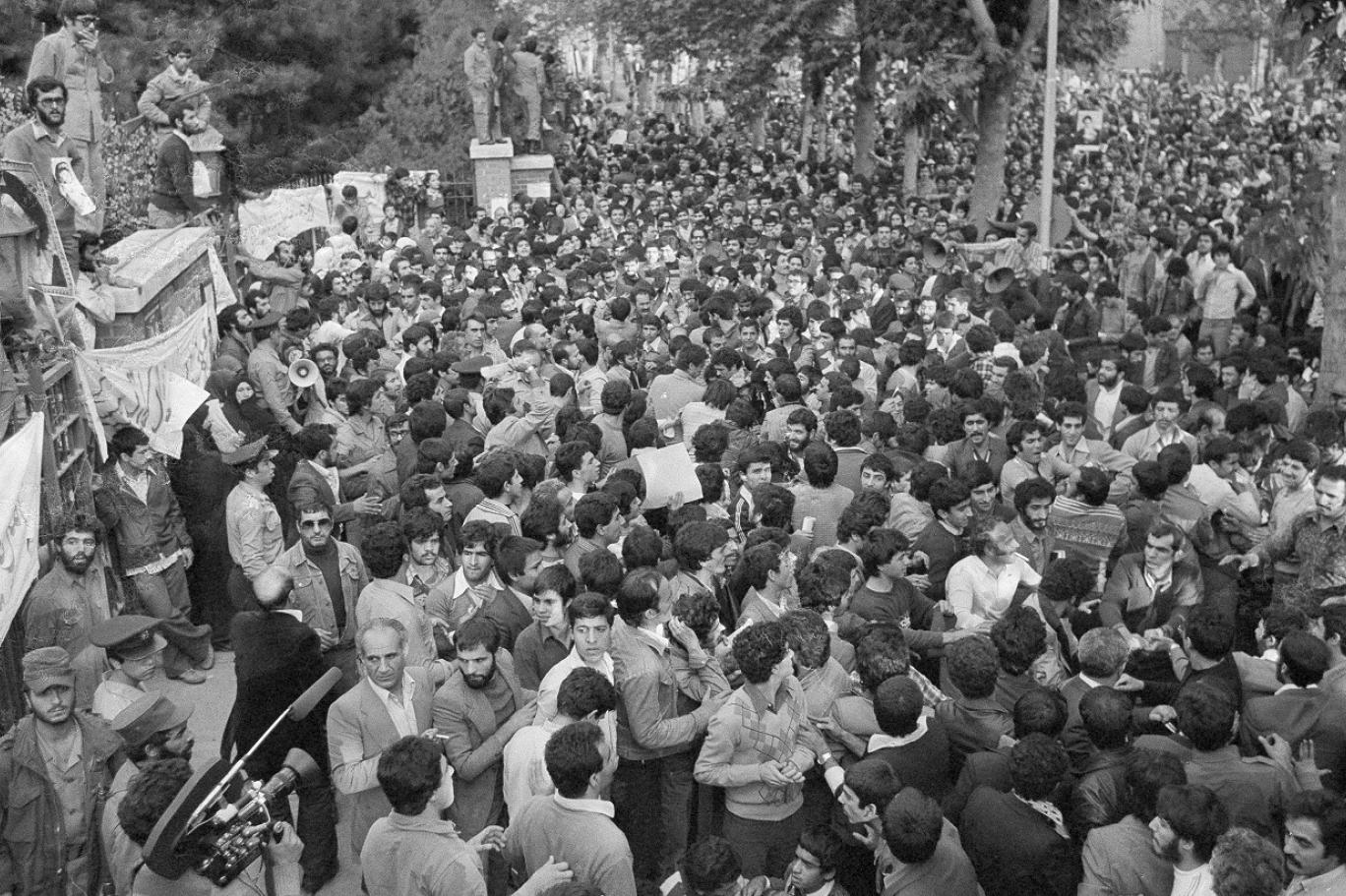 اقتحام السفارة الأميركية في إيران عام 1979 كيف أسس لهجوم مماثل ضد بعثات دبلوماسية أخرى اندبندنت عربية