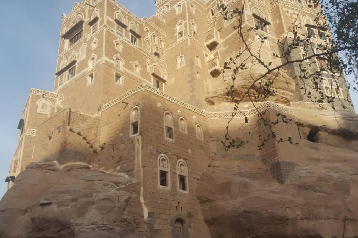 دار الحجر اليمني جذور في الصخر تعانق السماء اندبندنت عربية