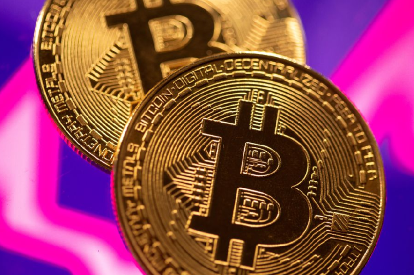 استثمر في بيتكوين قد ترتفع لـ33 ألف دولار في إبريل
