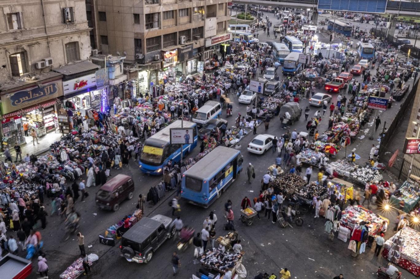 كيف نفهم انخفاض المواليد وارتفاع السكان في مصر؟ | اندبندنت عربية