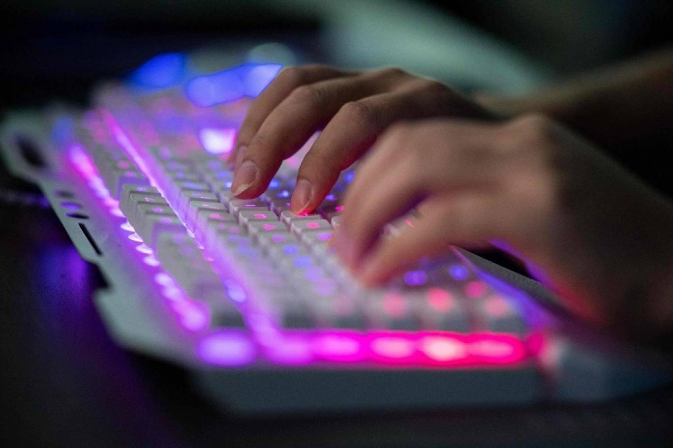 ألمانيا تتهم موسكو باختراق هواتف نواب ومسؤولين حكوميين
