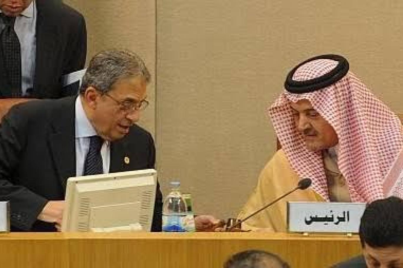 موسى والفيصل في إحدى اجتماعات جامعة الدول العربية (أرشيف السيد عمرو موسى)