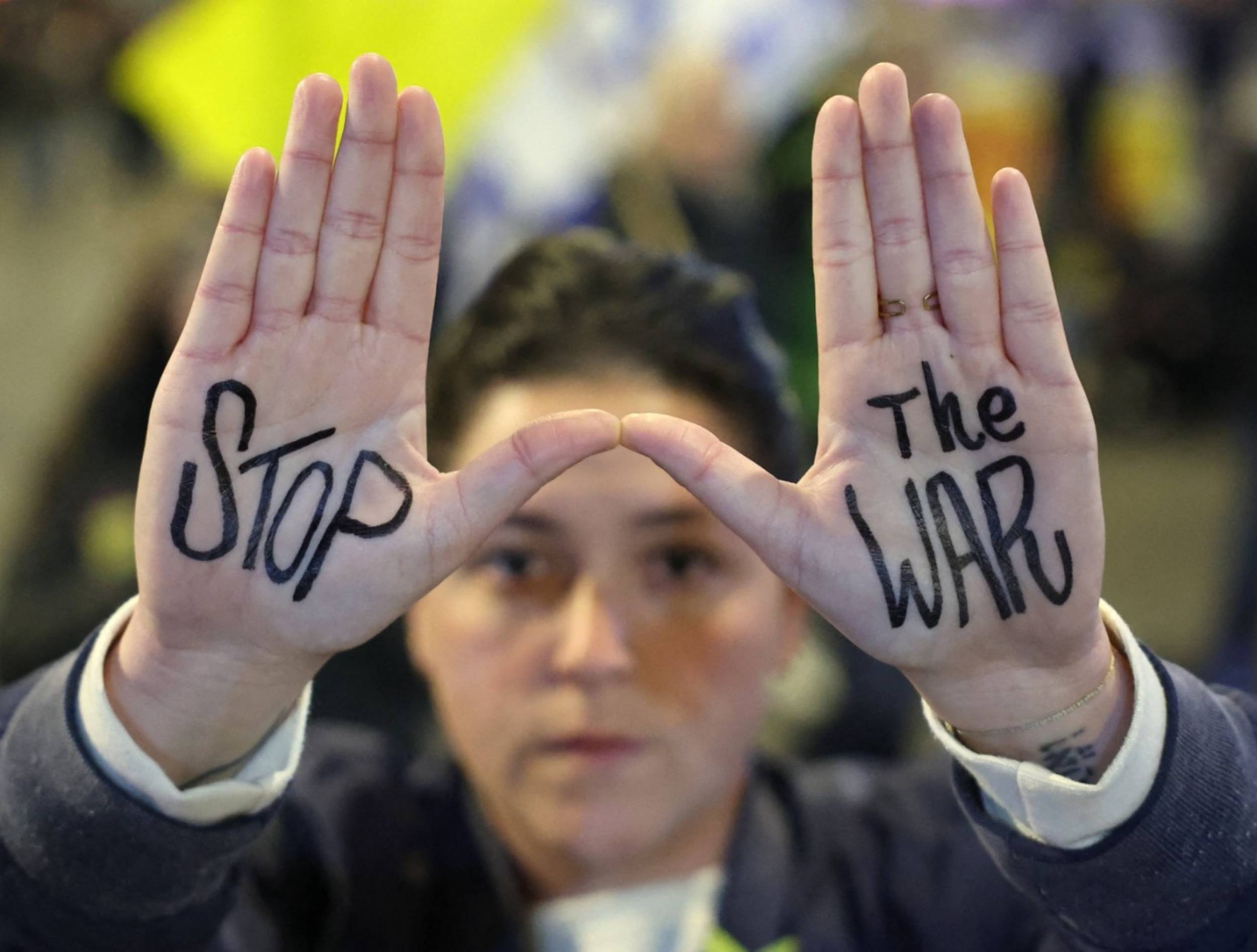 الألفية الثالثة بدأت بمشهد صادم مستمر... سيرة مصورة للتحولات