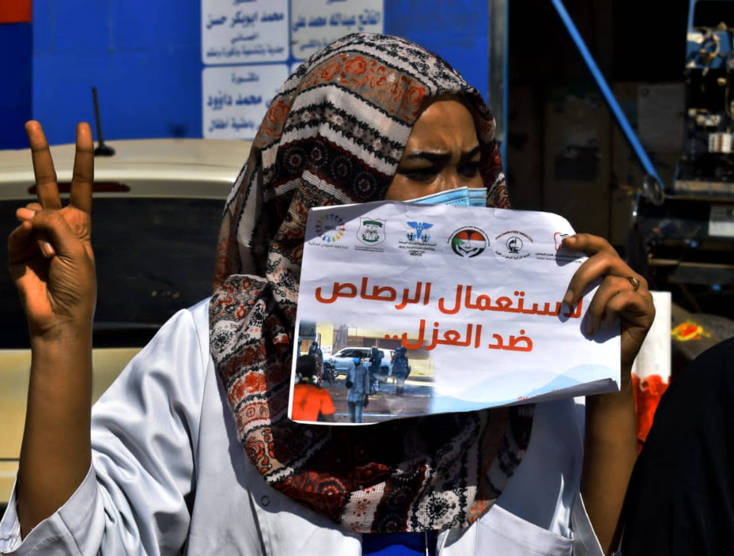 أطباء السودان "ملائكة رحمة" بين نيران الحرب