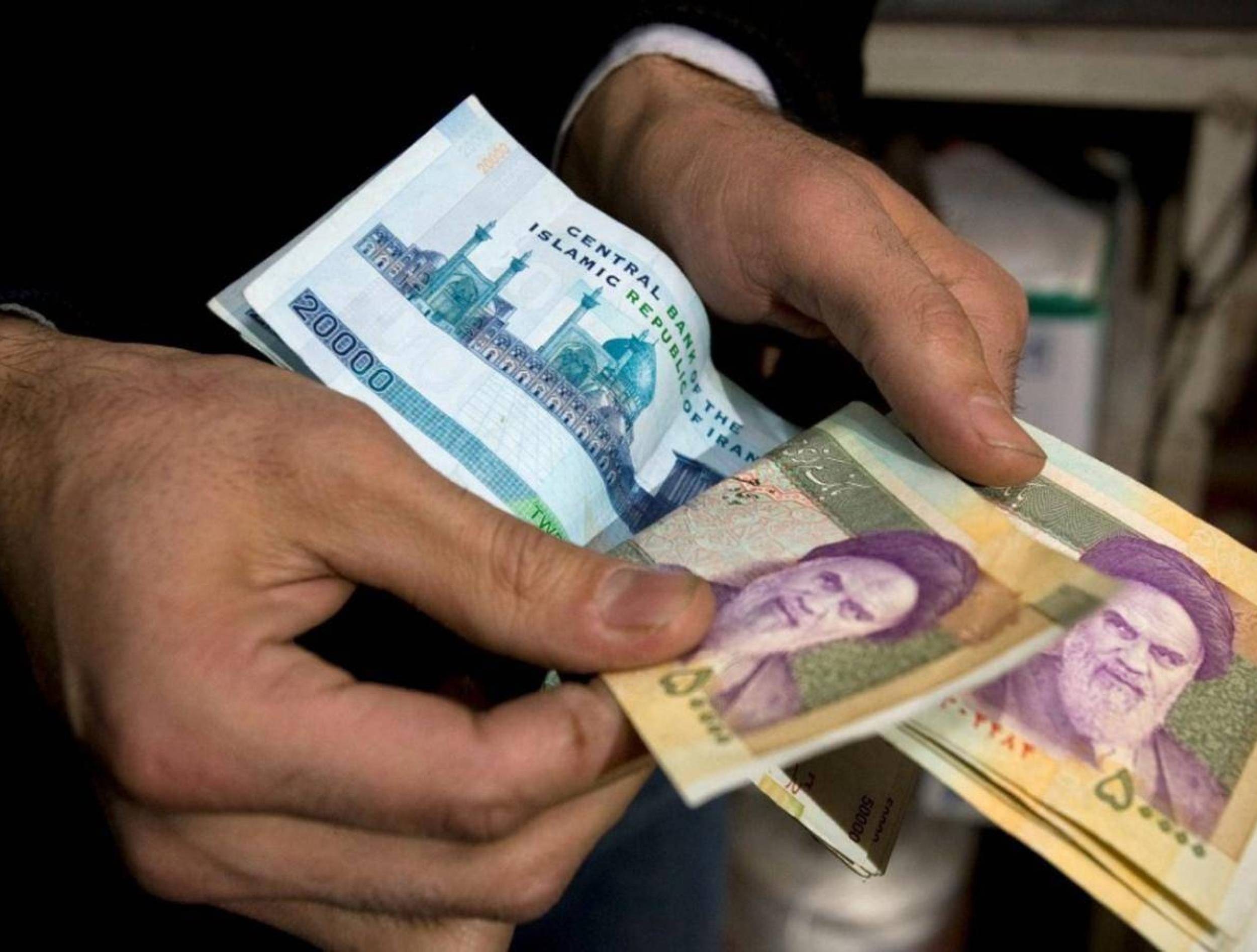 الإيرانيون يستعدون لـ2026 بمزيد من الفقر وضغوط الاقتصاد