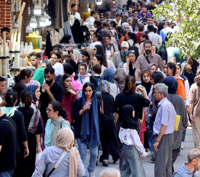 من الطعام إلى السكن... الحرب تدفع الإيرانيين إلى خيارات قاسية