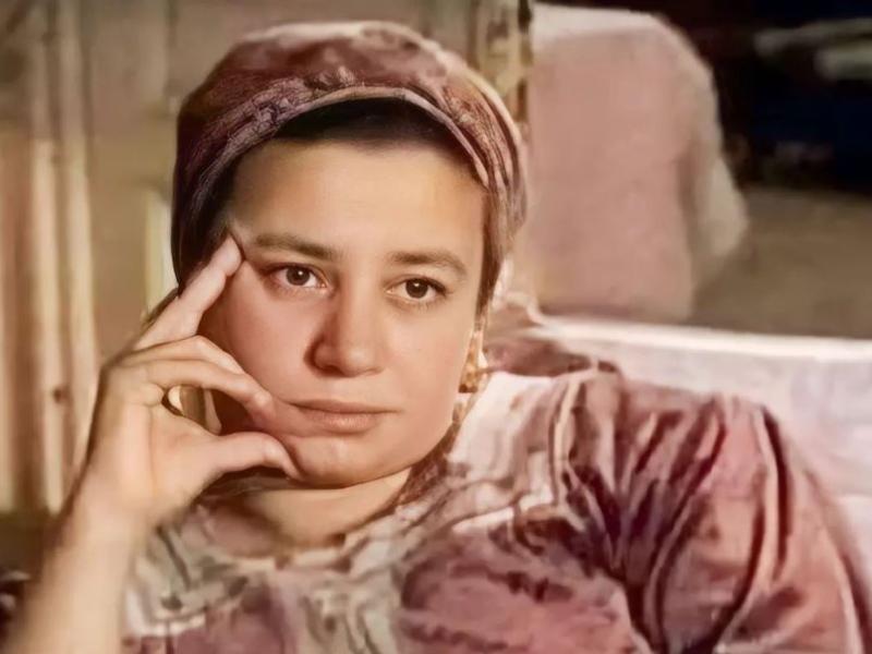 كيف صار غياب عبلة كامل "أوضح" من حضورها؟ | اندبندنت عربية