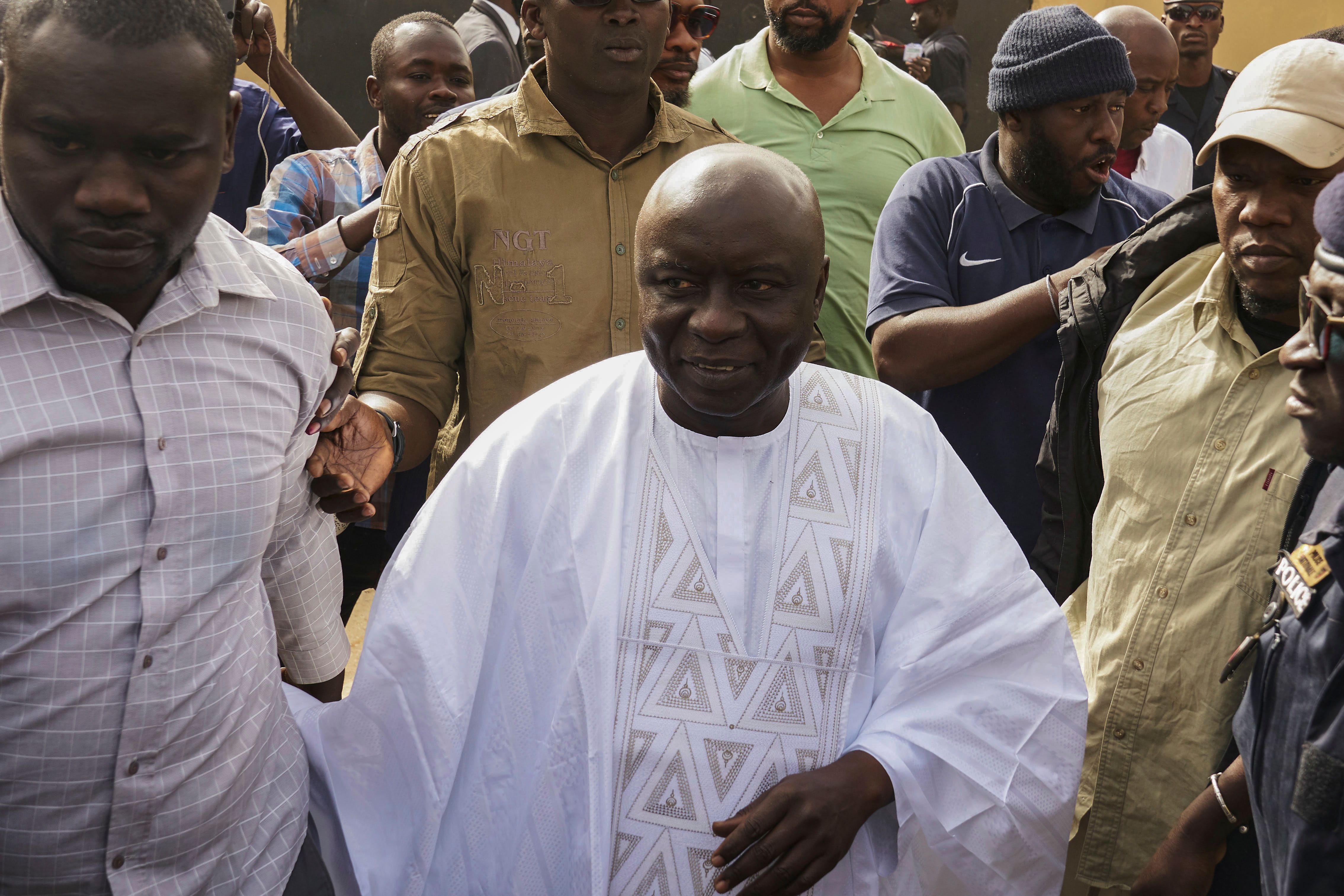 seck arrives to vote afp.jpg