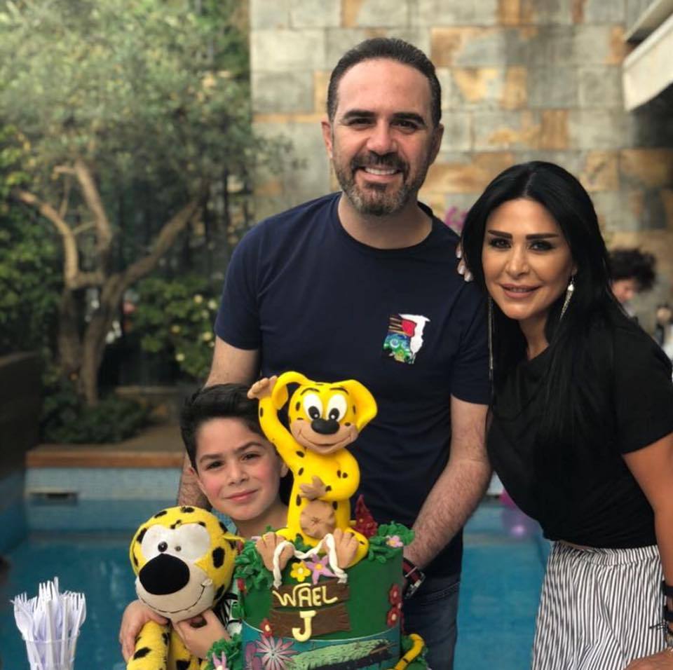 الفنان وائل جسار وزوجته وابنتهما (خاص- إندبندنت عربية)