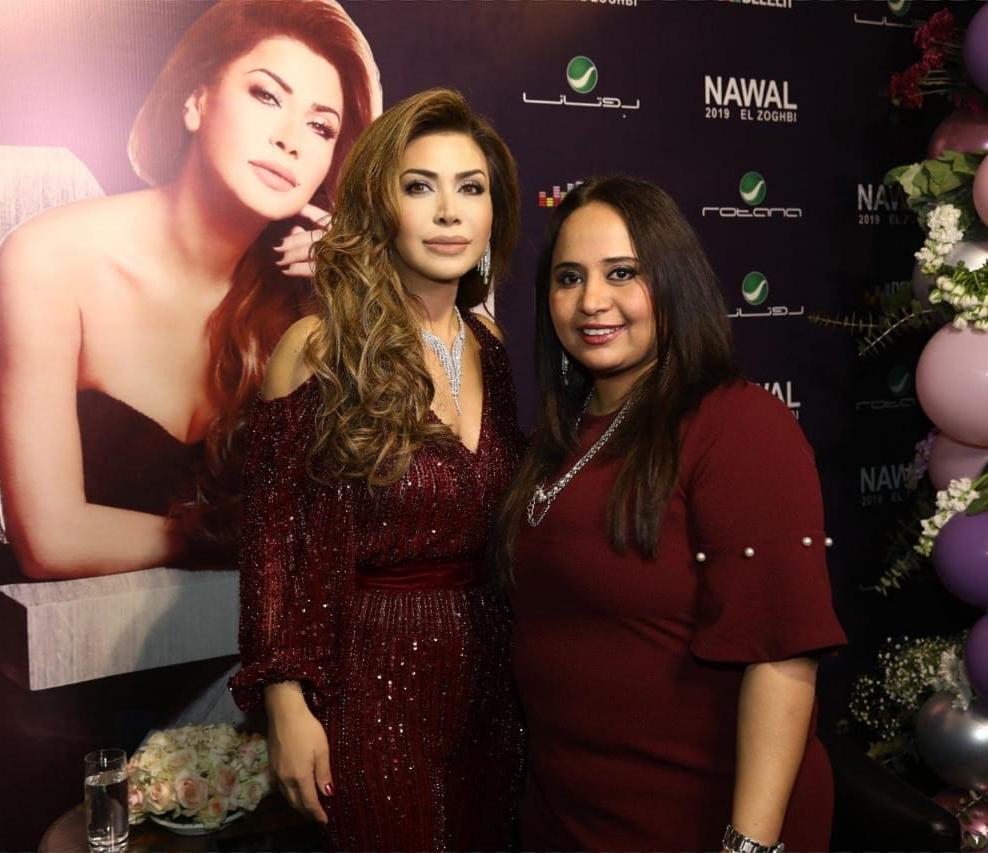  الفنانة نوال الزغبي مع محررة شؤون الفن في إندبندنت عربية نجلاء أبو النجا.