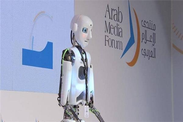 الذكاء الاصطناعي و"الروبوت" تحد مقبل في عمل الإعلام البشري. (الموقع الرسمي لمنتدى الإعلام العربي)