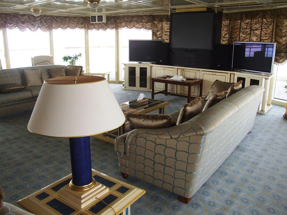 يخت "نسيم البصرة" من الداخل (اندبندنت عربية)